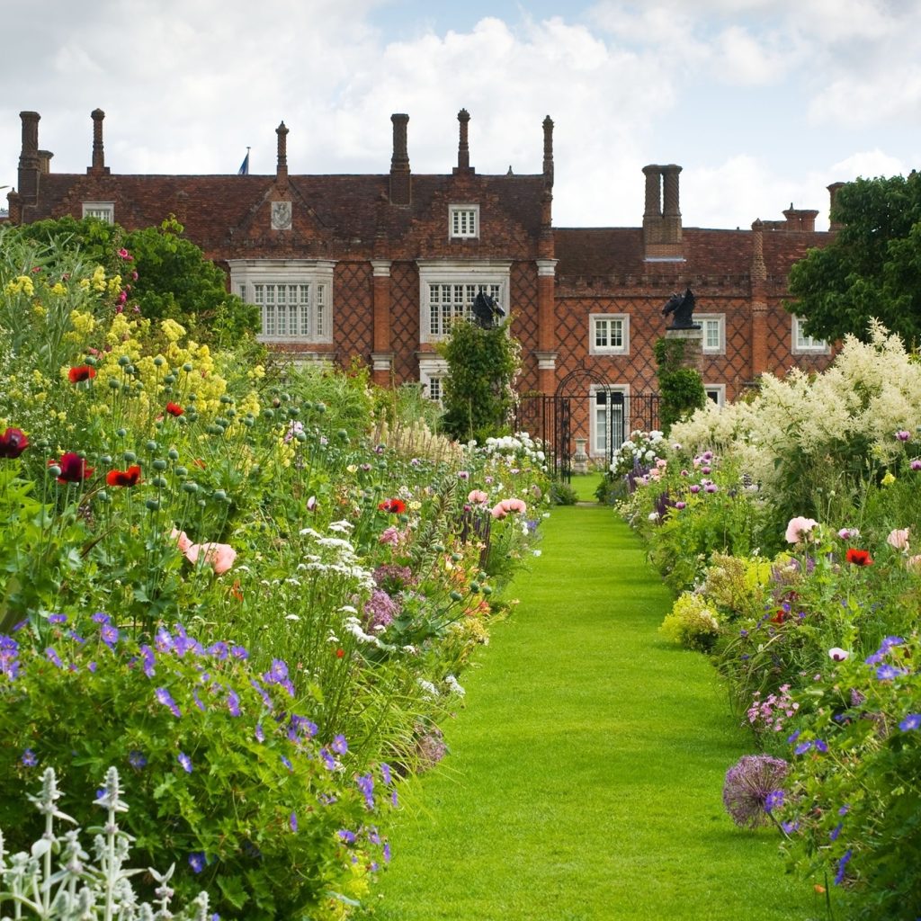 Tour of Helmingham Hall Gardens.